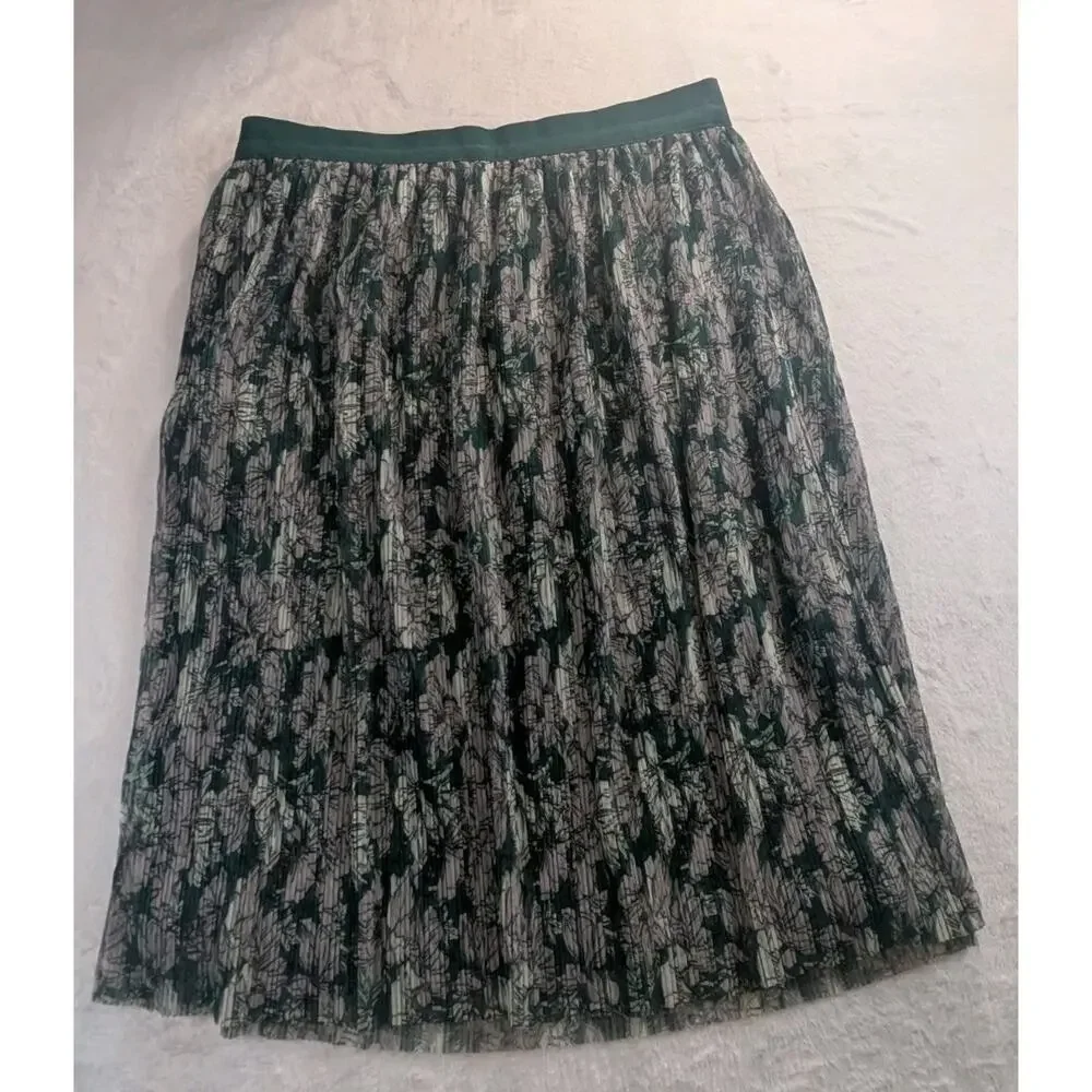Liz Claiborne Women's Size Large Medieval Green Floral Pleated Mesh Skirt NWT